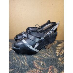 Antelope Women's Black and Faux Snakeskin Wood Heels- Size 7/38 EU